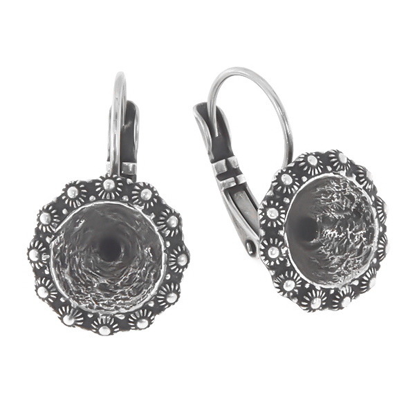 39ss Lever back earrings with Dutch decoration