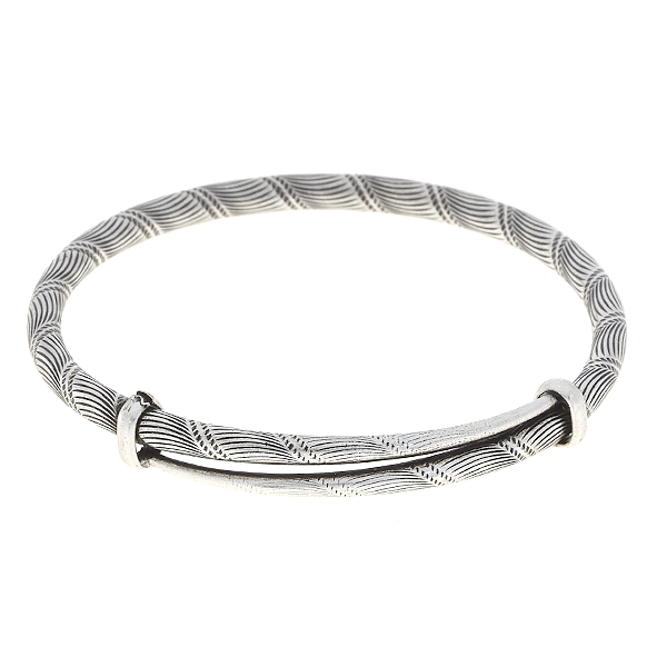 Adjustable bangle bracelet with wavy lines pattern