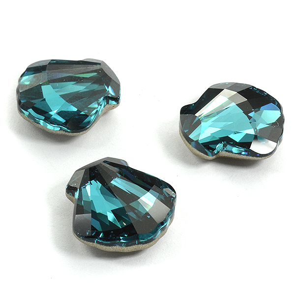 Swarovski 4789 Shell 14mm Indicolite color crystal