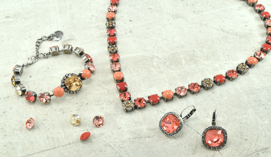 Red crystals V necklace inspiration 